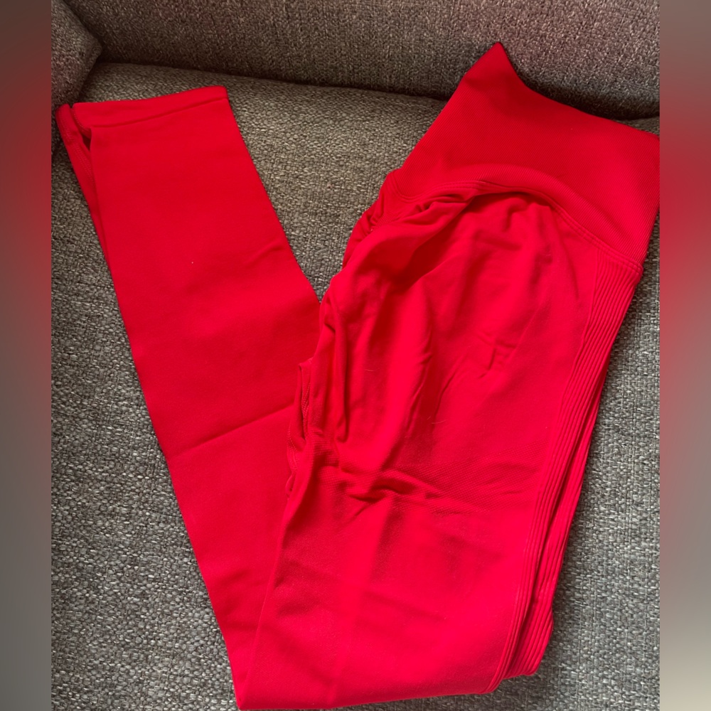 RED WORKOUT LEGGINGS ❤️